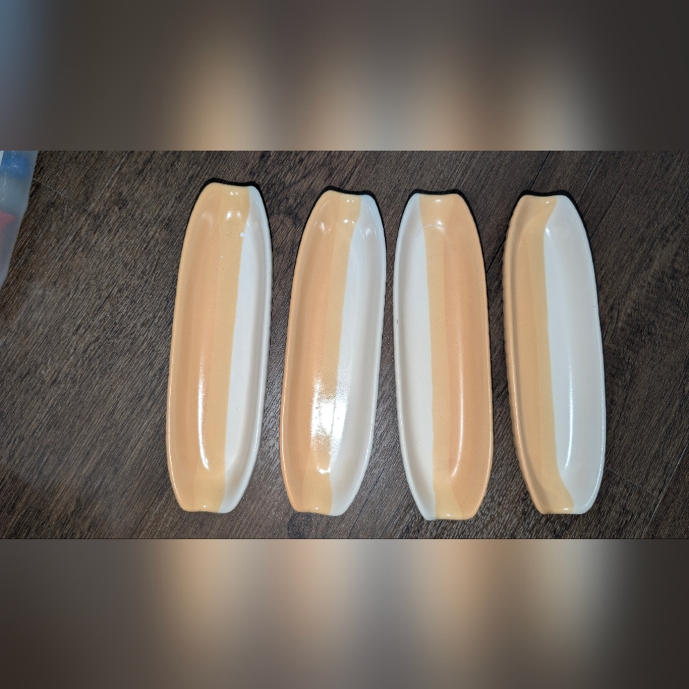 Set Of 4 Vintage White & Yellow Ceramic Corn On The Cob Holders Keepers Dish